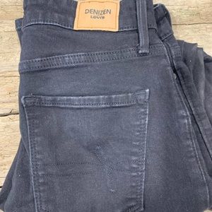 Levi’s Size 4
